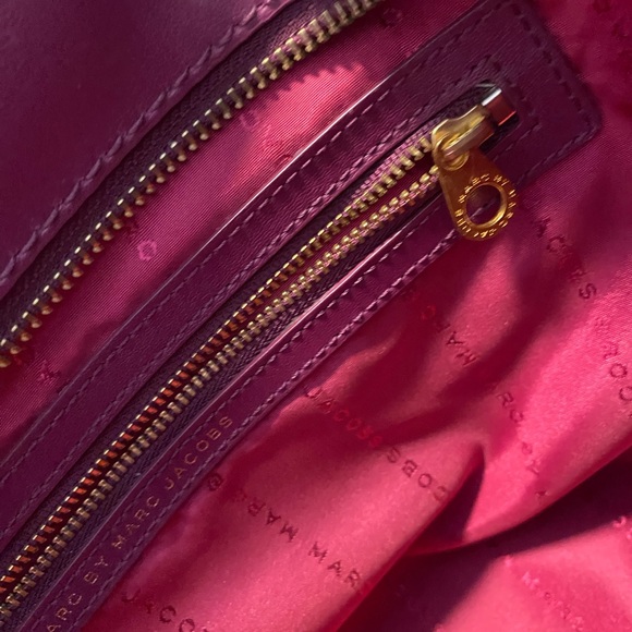 SOLD OUT Bergdoff Goodman Marc Marc Jacobs
Isa-Print Clara Tote - Picture 13 of 15